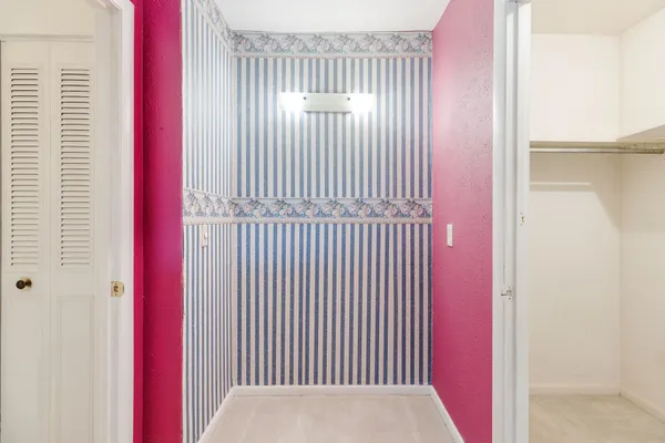 a view of a livingroom with entryway