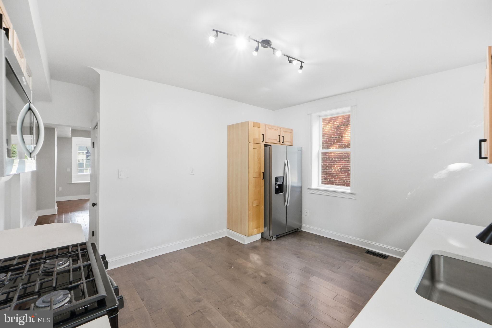 3920 6th Street Baltimore, MD 21225 - Photo 12 of 26