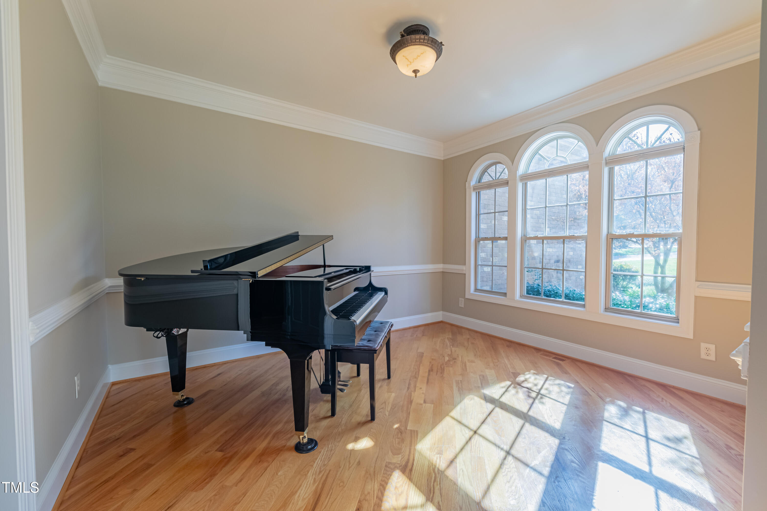 1408 Goldengate Court Raleigh, NC 27613 - Photo 10 of 64 Living Room