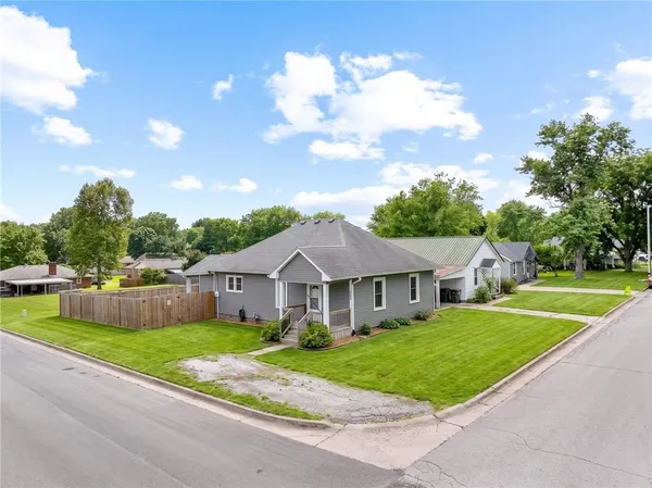 $185,000 | 501 West 29th Street, Higginsville, MO 64037