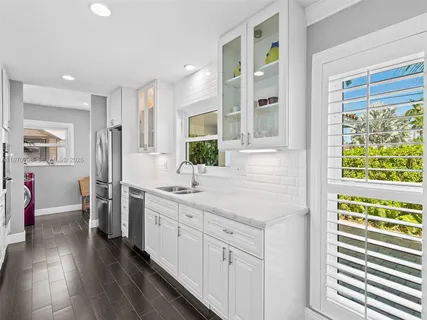 $1,089,000 | 4231 Northeast 16th Avenue, Oakland Park, FL 33334