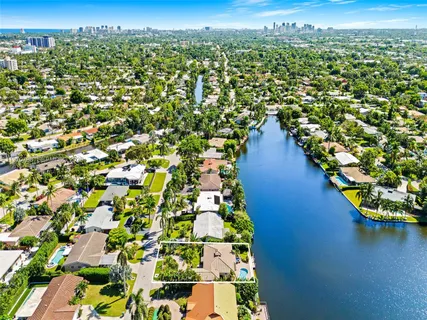 $1,089,000 | 4231 Northeast 16th Avenue, Oakland Park, FL 33334