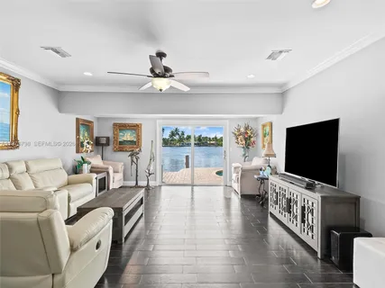 $1,089,000 | 4231 Northeast 16th Avenue, Oakland Park, FL 33334