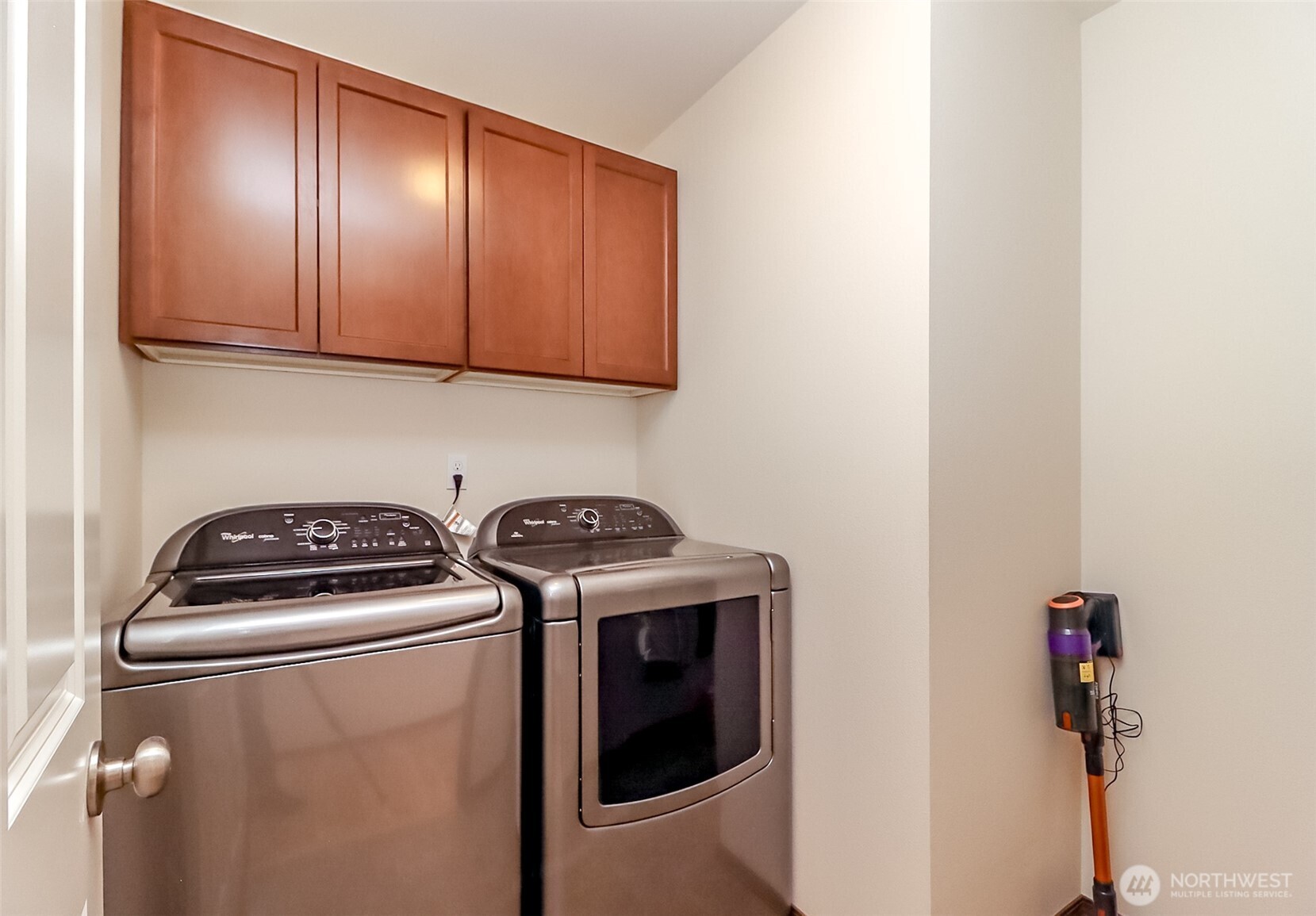 315 Dennis Way Monroe, WA 98272 - Photo 18 of 37 a utility room with dryer and washer