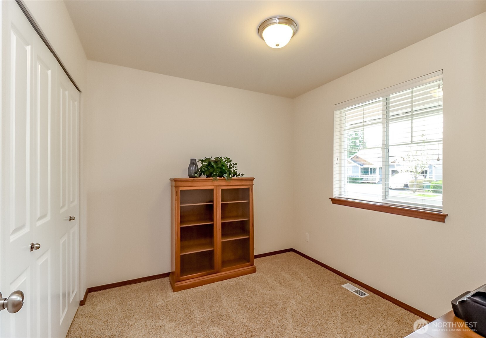 315 Dennis Way Monroe, WA 98272 - Photo 20 of 37 an empty room with windows