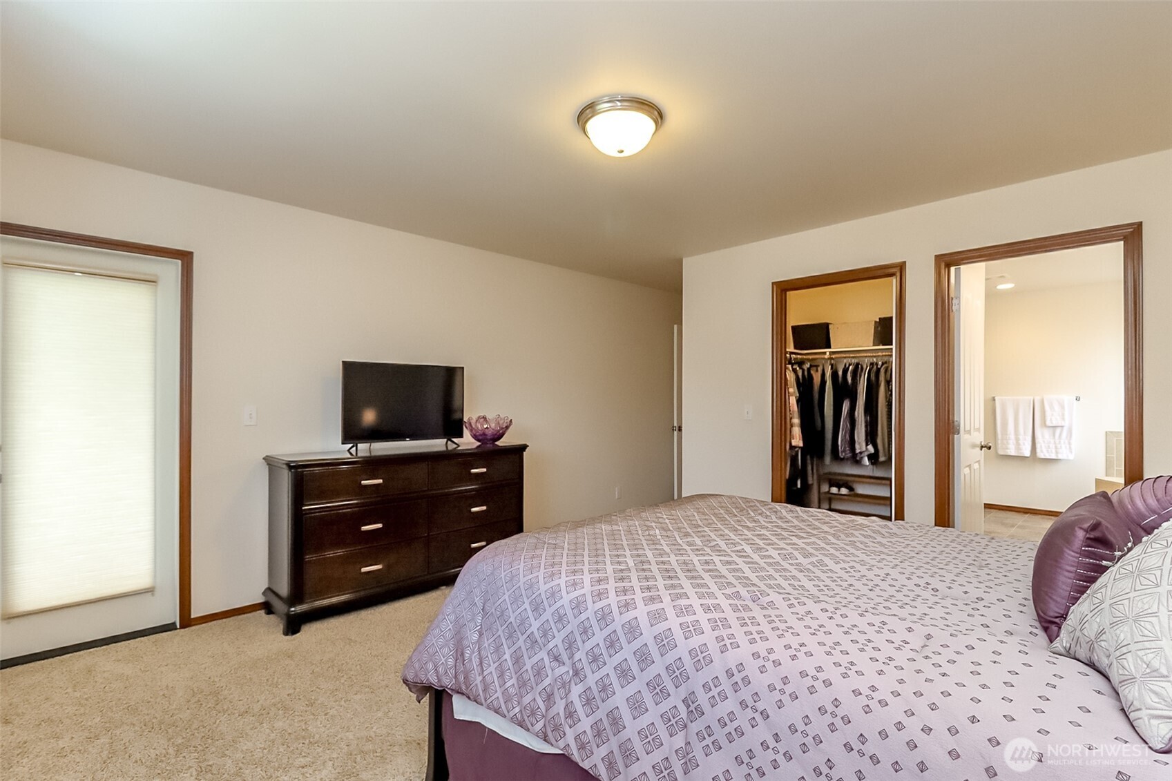 315 Dennis Way Monroe, WA 98272 - Photo 26 of 37 a bedroom with a bed and a television