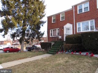 913 Stamford Road Baltimore, MD 21229 - Photo 1 of 24