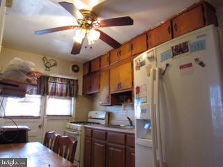 913 Stamford Road Baltimore, MD 21229 - Photo 4 of 24