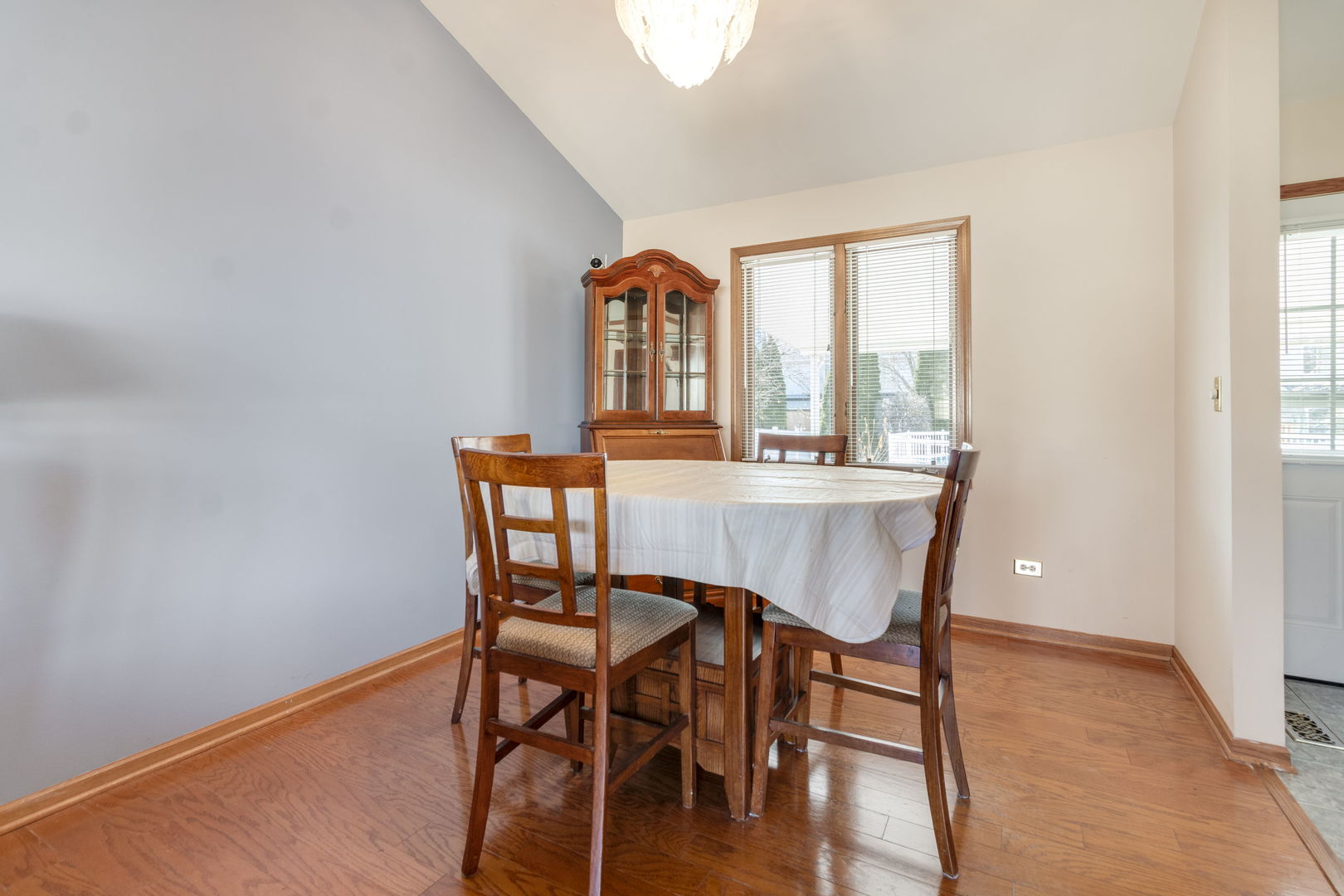 16641 West Oneida Drive Lockport, IL 60441 - Photo 7 of 24 a dining room with furniture and wooden floor