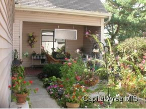 86 Country Place Springfield, IL 62703 - Photo 2 of 21