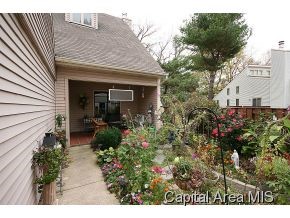 86 Country Place Springfield, IL 62703 - Photo 3 of 21