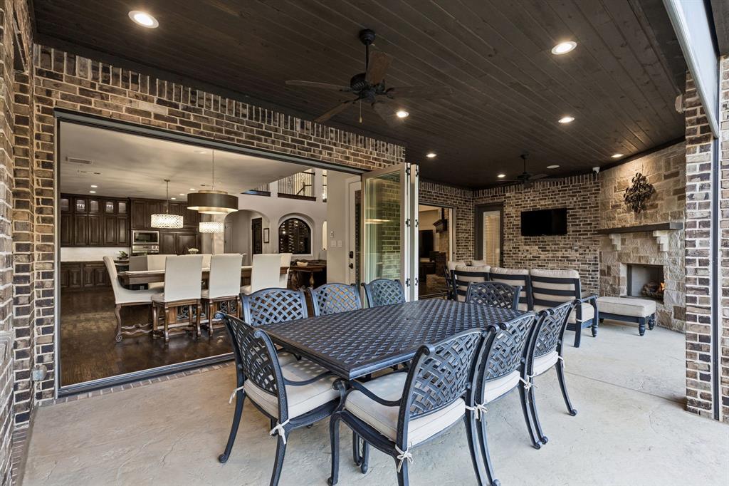 1005 Berkshire Road Southlake, TX 76092 - Photo 15 of 40 a view of a dining room with furniture