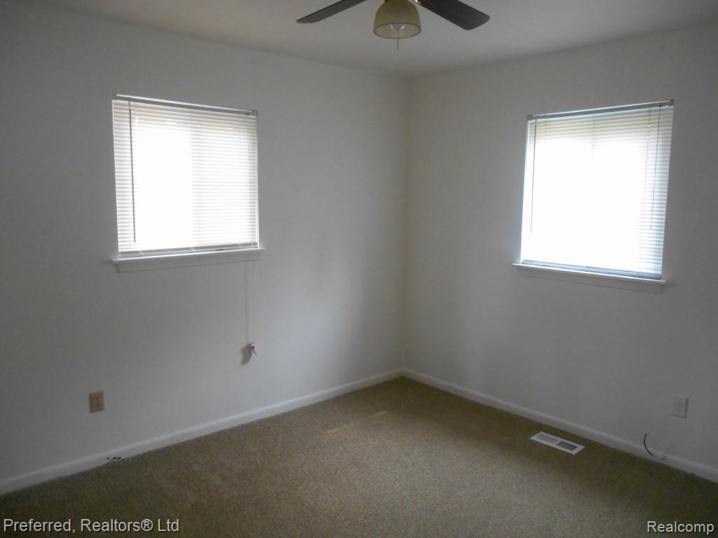 30327 Spring Inkstercity Wayne Mi 48141 Inkster, MI 48141 - Photo 8 of 9 2nd Bedroom