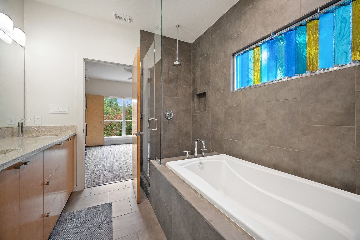 1411 East 2nd Street, Unit B2 Austin, TX 78702 - Photo 17 of 27