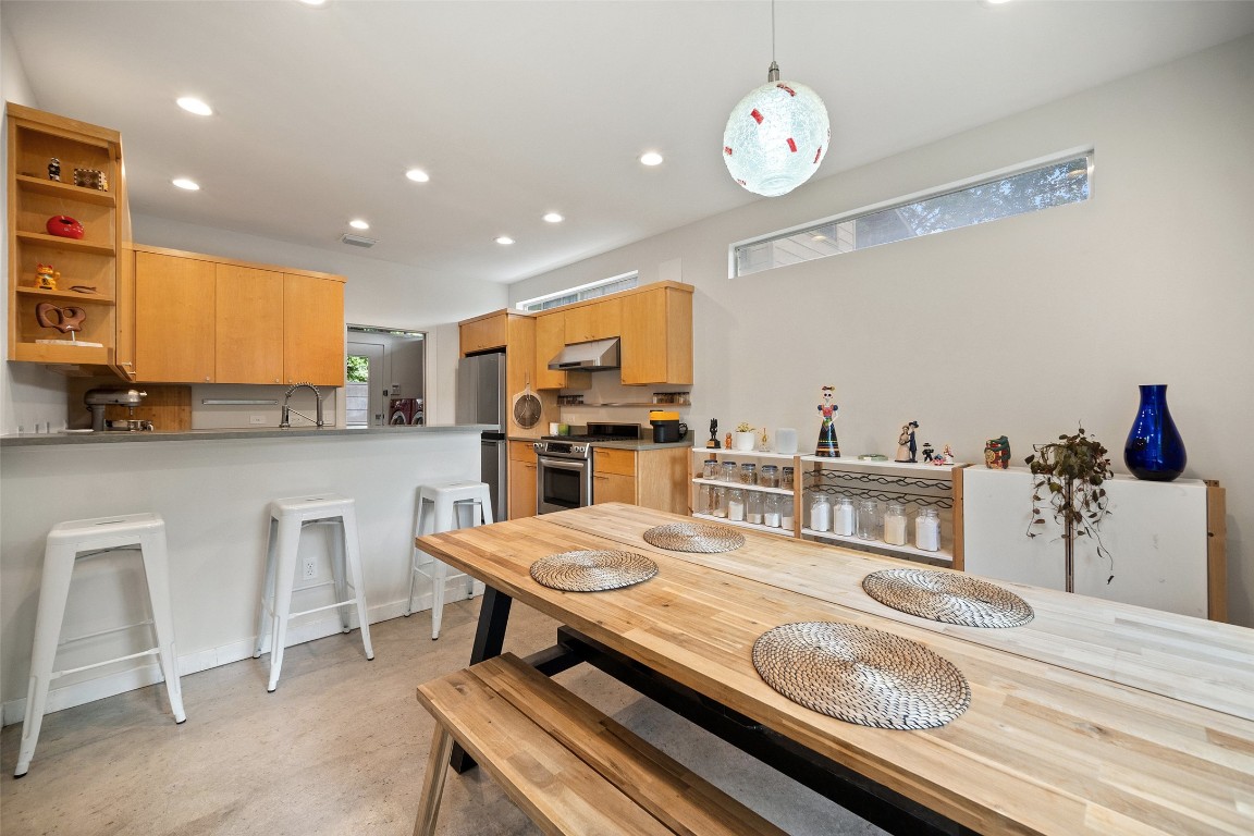 1411 East 2nd Street, Unit B2 Austin, TX 78702 - Photo 5 of 27