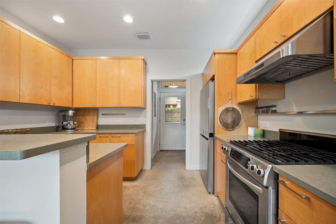 1411 East 2nd Street, Unit B2 Austin, TX 78702 - Photo 6 of 27