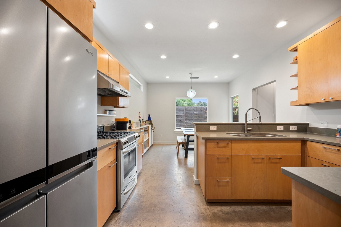 1411 East 2nd Street, Unit B2 Austin, TX 78702 - Photo 8 of 27