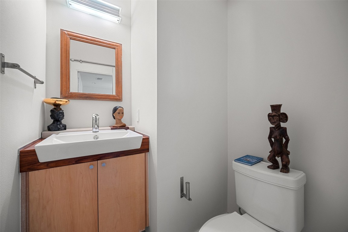 1411 East 2nd Street, Unit B2 Austin, TX 78702 - Photo 10 of 27