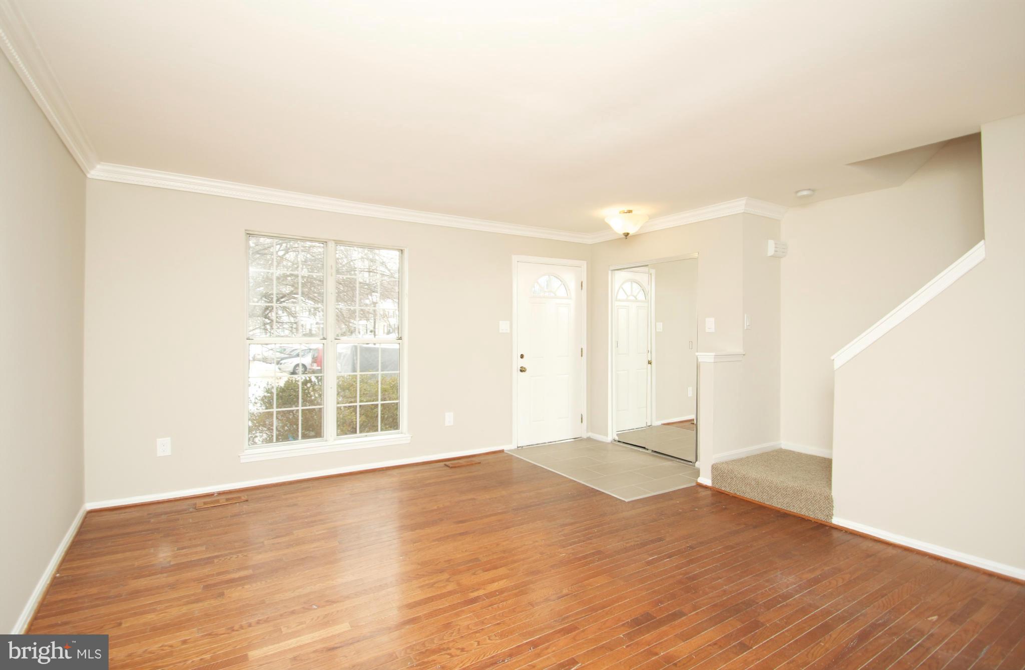 15047 Travert Way Silver Spring, MD 20906 - Photo 2 of 18 Living Room