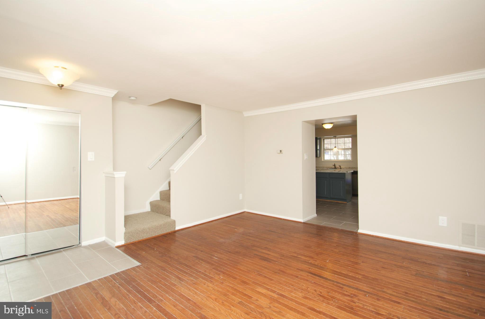 15047 Travert Way Silver Spring, MD 20906 - Photo 4 of 18 Living Room