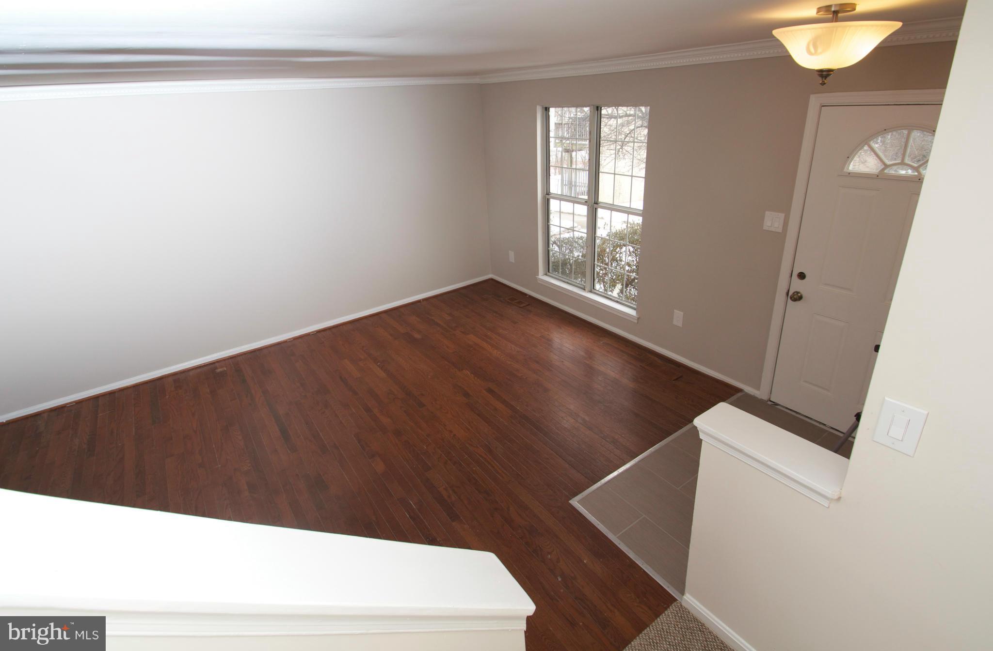15047 Travert Way Silver Spring, MD 20906 - Photo 5 of 18 Living Room