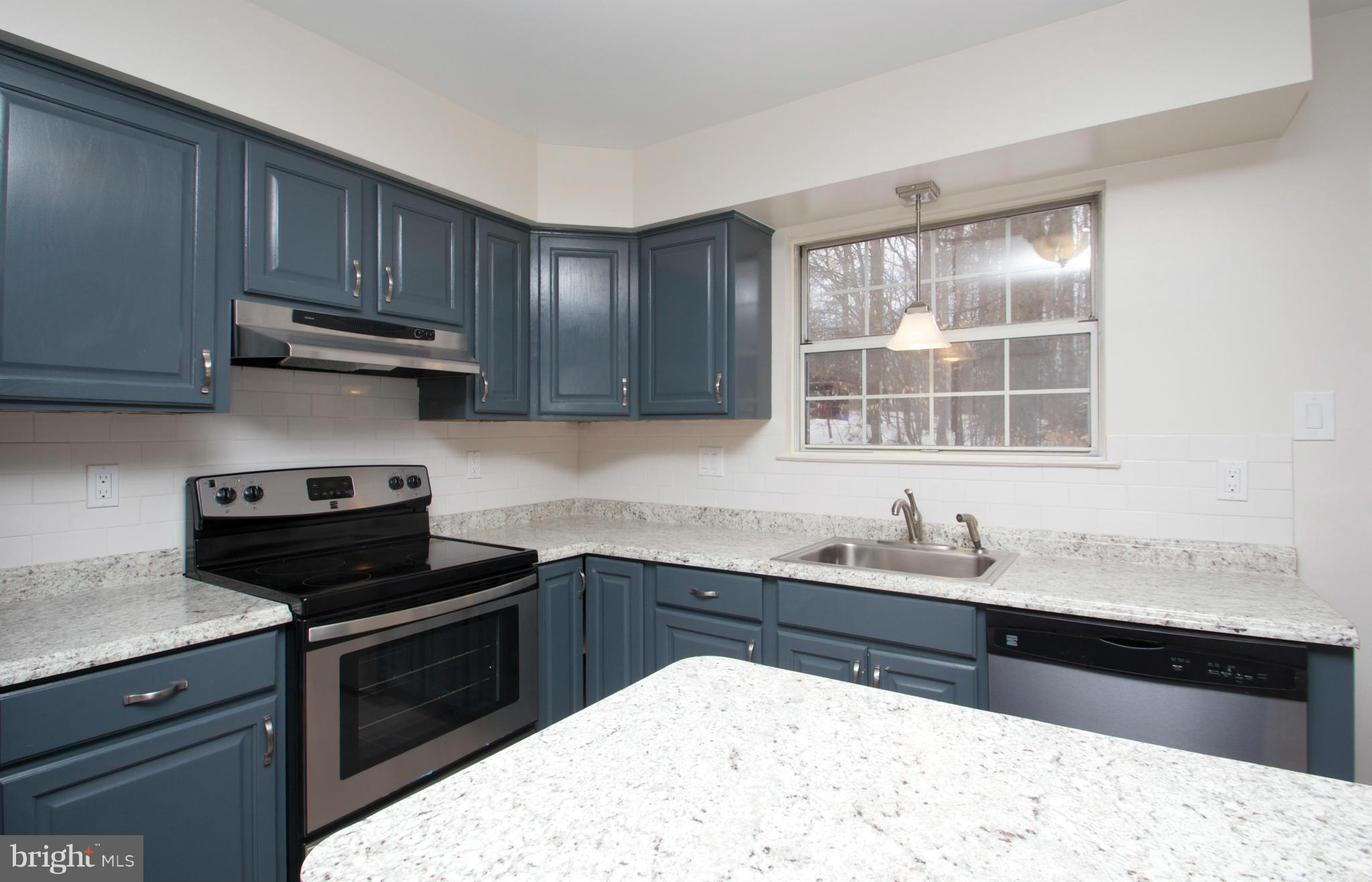 15047 Travert Way Silver Spring, MD 20906 - Photo 7 of 18 Kitchen