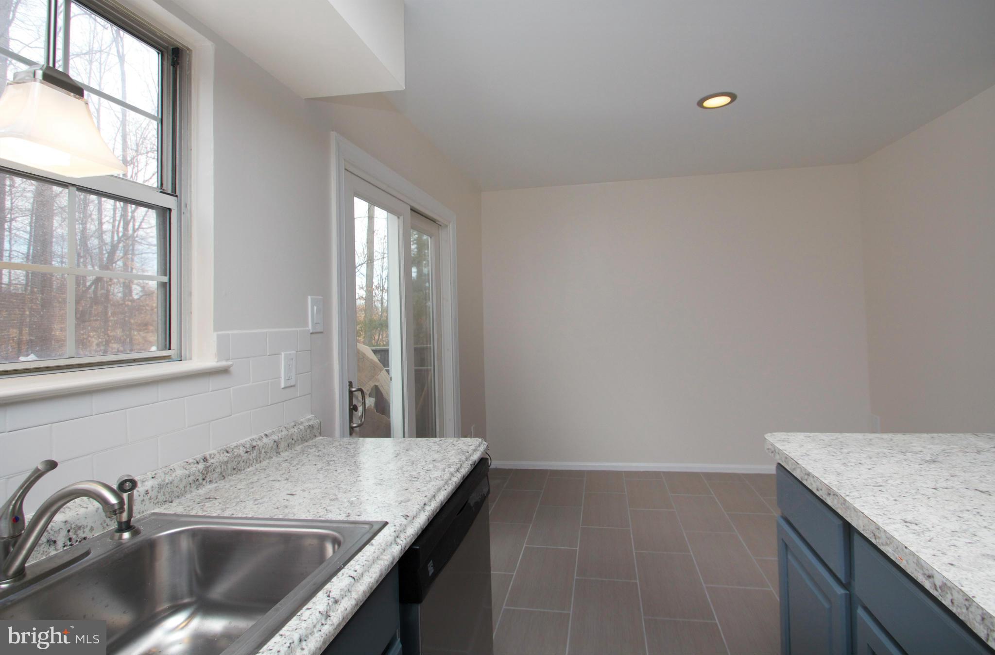 15047 Travert Way Silver Spring, MD 20906 - Photo 8 of 18 Kitchen