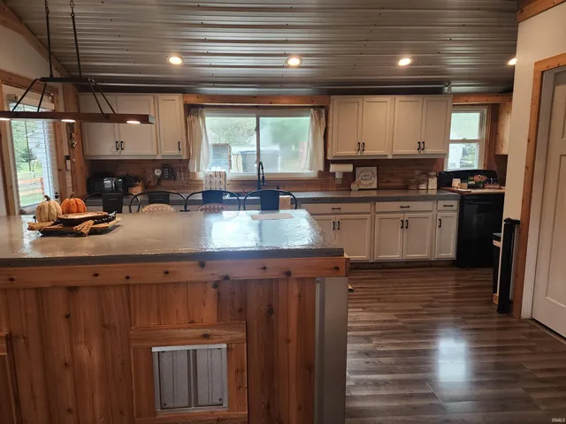 $165,000 | 6776 Water Street, Berne, IN 46711