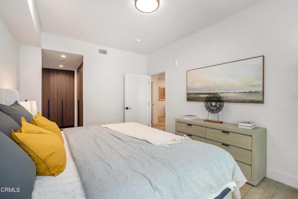 150 South Oak Knoll Avenue, Unit 205 Pasadena, CA 91101 - Photo 14 of 38 DSC01459