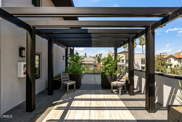 $1,299,000 | 150 South Oak Knoll Avenue, Unit 205, Pasadena, CA 91101