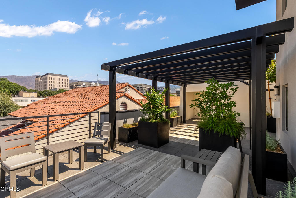150 South Oak Knoll Avenue, Unit 205 Pasadena, CA 91101 - Photo 24 of 38 Rooftop Deck 2