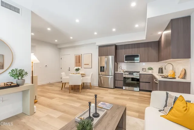 $1,299,000 | 150 South Oak Knoll Avenue, Unit 205, Pasadena, CA 91101