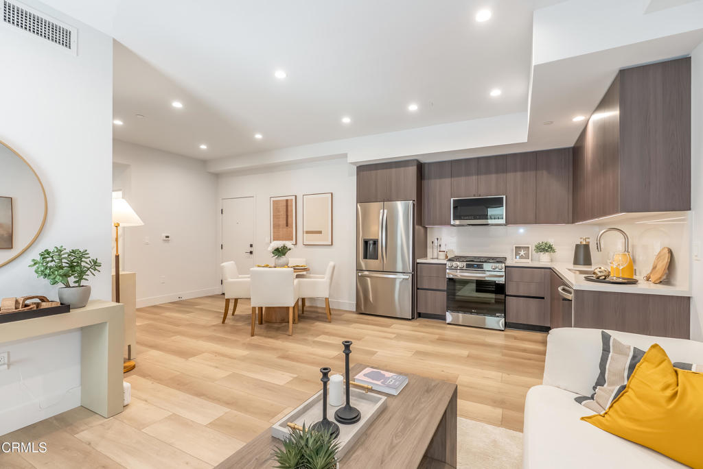 150 South Oak Knoll Avenue, Unit 205 Pasadena, CA 91101 - Photo 3 of 38 DSC01453 2