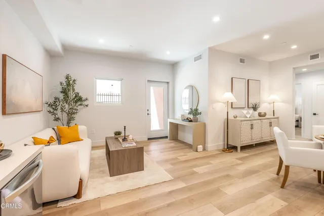 $1,299,000 | 150 South Oak Knoll Avenue, Unit 205, Pasadena, CA 91101