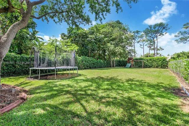 $17,000 | 5621 Southwest 68th Court, Miami, FL 33143