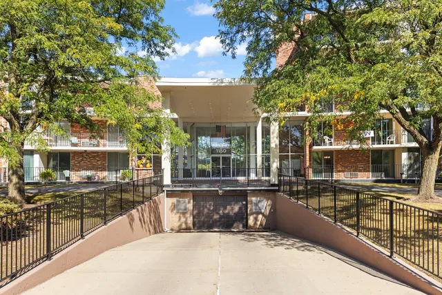 $225,000 | 1150 Jackson Street, Unit 1A, Lombard, IL 60148