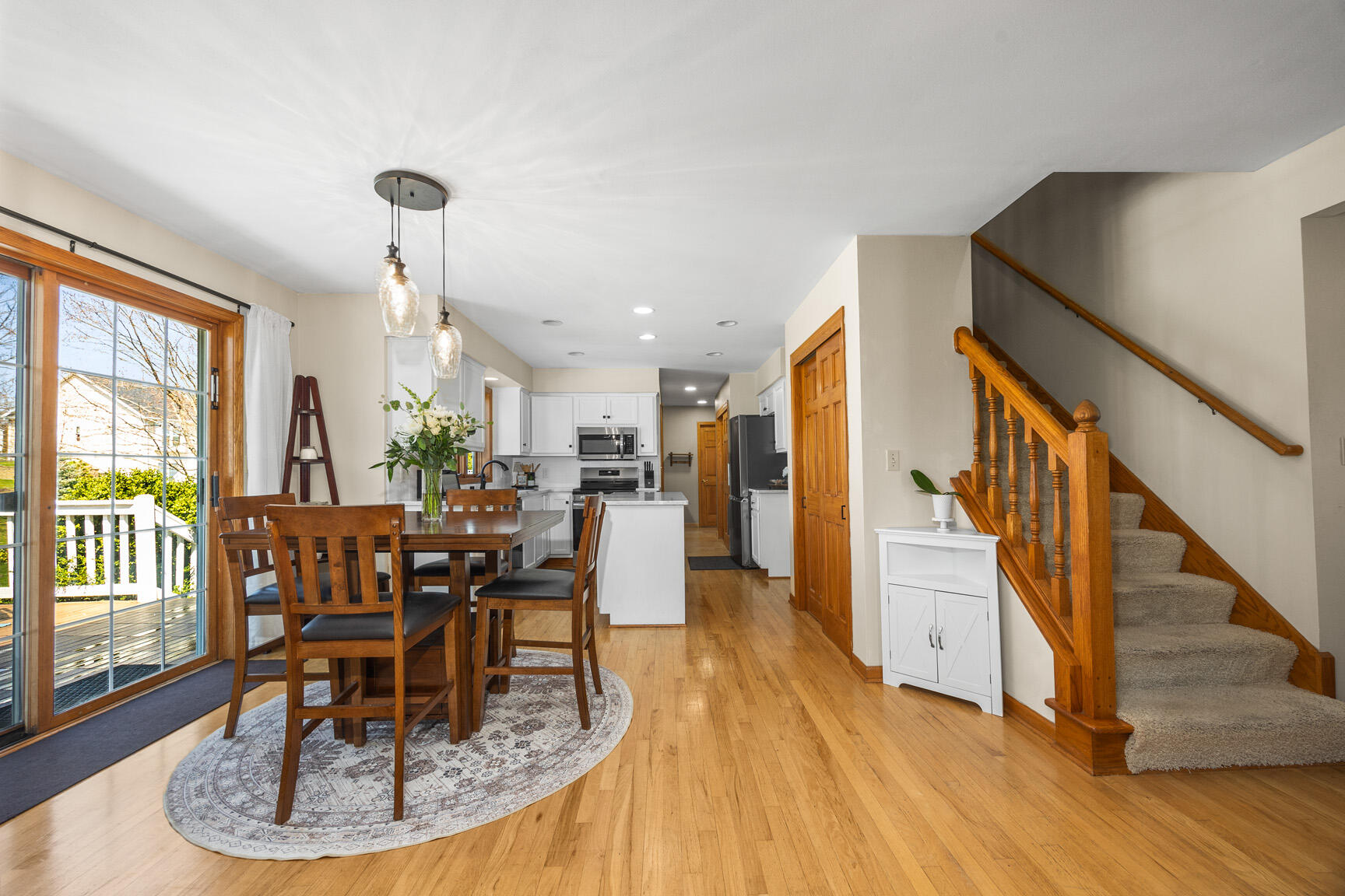 519 2 Rivers Drive Mukwonago, WI 53149 - Photo 11 of 35 Kitchen with Eat in Dining Area