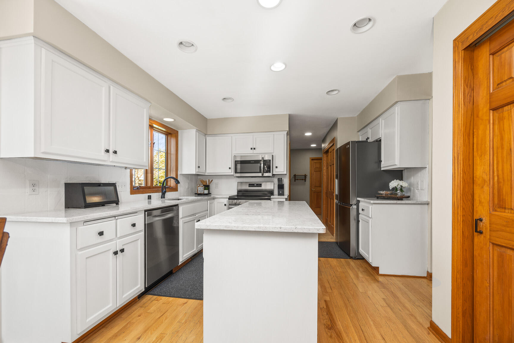 519 2 Rivers Drive Mukwonago, WI 53149 - Photo 13 of 35 All new appliances