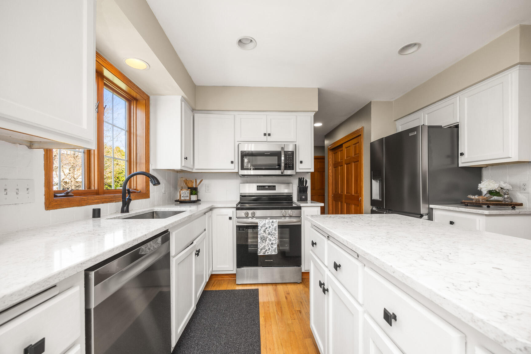 519 2 Rivers Drive Mukwonago, WI 53149 - Photo 14 of 35 Lots of space with island & pantry