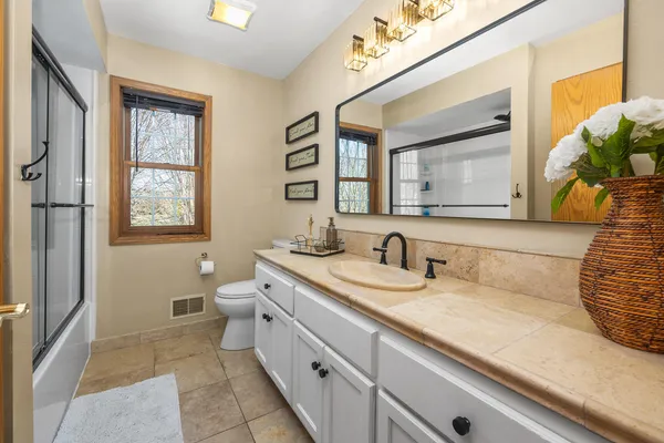 $535,500 | 519 2 Rivers Drive, Mukwonago, WI 53149