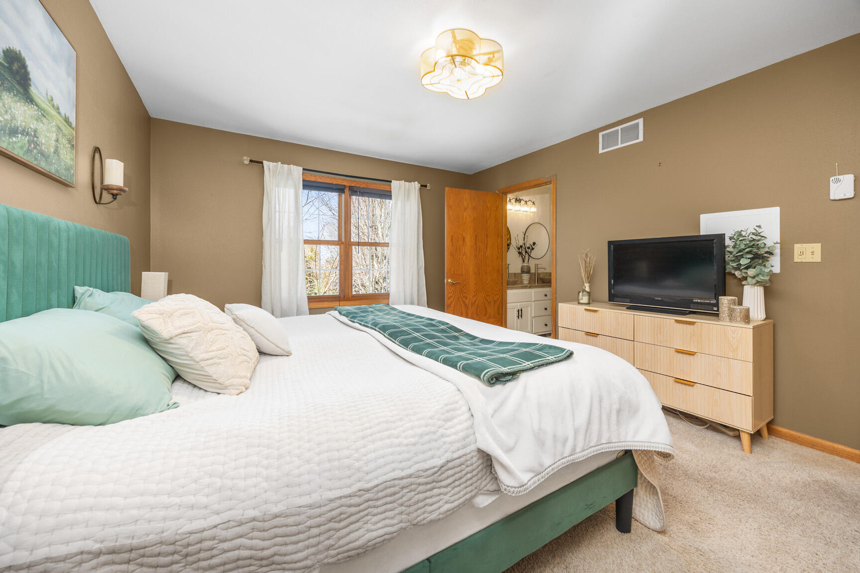 519 2 Rivers Drive Mukwonago, WI 53149 - Photo 21 of 35 Primary with Ensuite