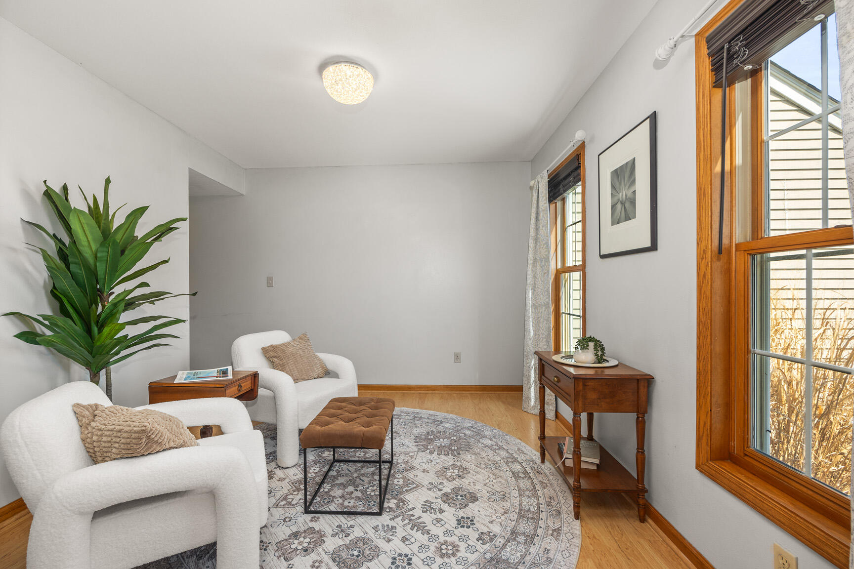 519 2 Rivers Drive Mukwonago, WI 53149 - Photo 3 of 35 Front room