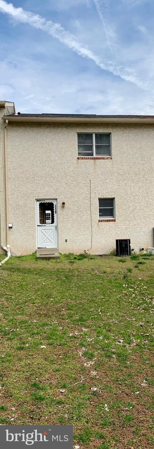 318 East Basin Street Norristown, PA 19401 - Photo 17 of 17 Back of house with yard