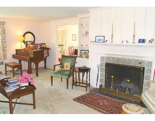33 Beaver Pond Road Lincoln, MA 01773 - Photo 2 of 6