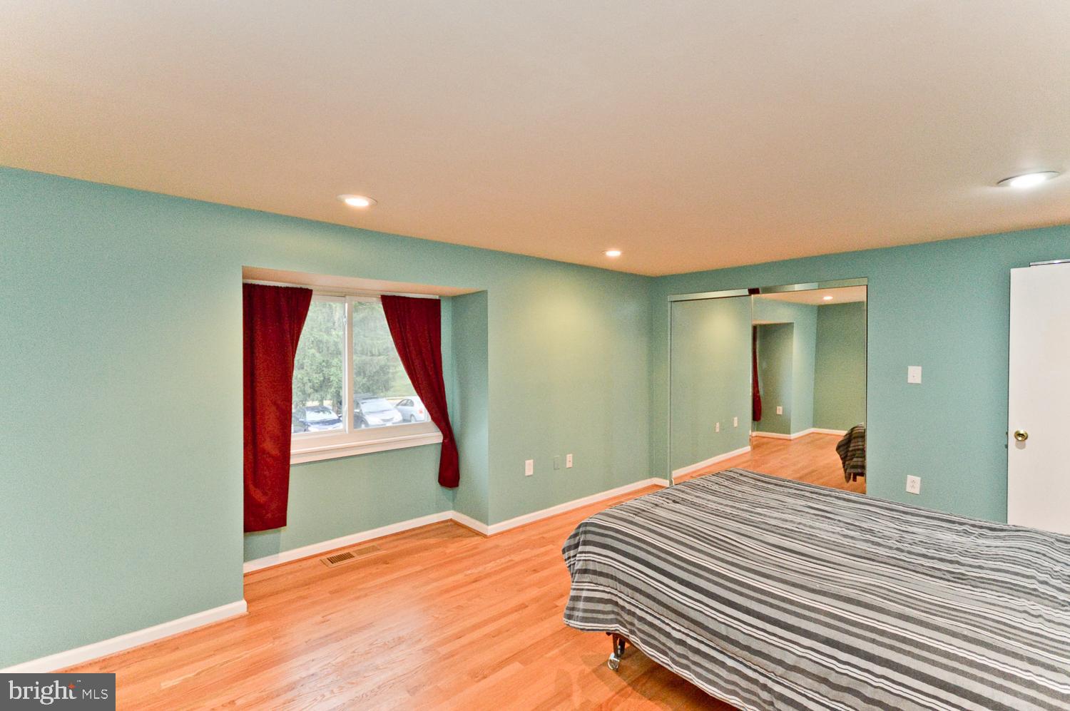 9607 Horizon Run Road, Unit 3D Montgomery Village, MD 20886 - Photo 22 of 30 Master Bedroom