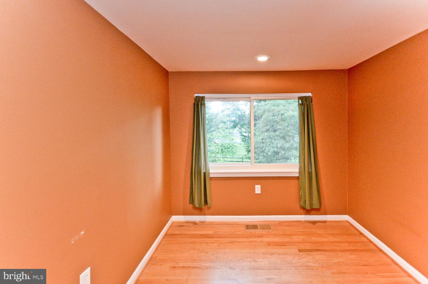 9607 Horizon Run Road, Unit 3D Montgomery Village, MD 20886 - Photo 24 of 30 Generous Size Bedroom with wood floors