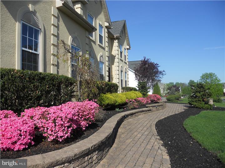 22 Castleton Lane Moorestown, NJ 08057 - Photo 2 of 24 Exterior Front