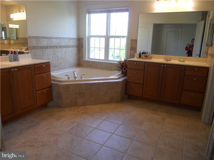 22 Castleton Lane Moorestown, NJ 08057 - Photo 21 of 24 Master Bathroom