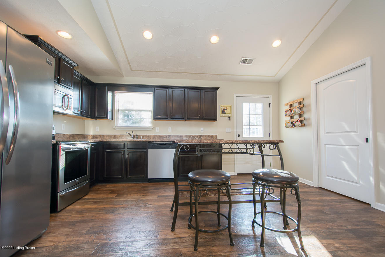 498 Madison Rae Boulevard Shepherdsville, KY 40165 - Photo 12 of 33 Kitchen area