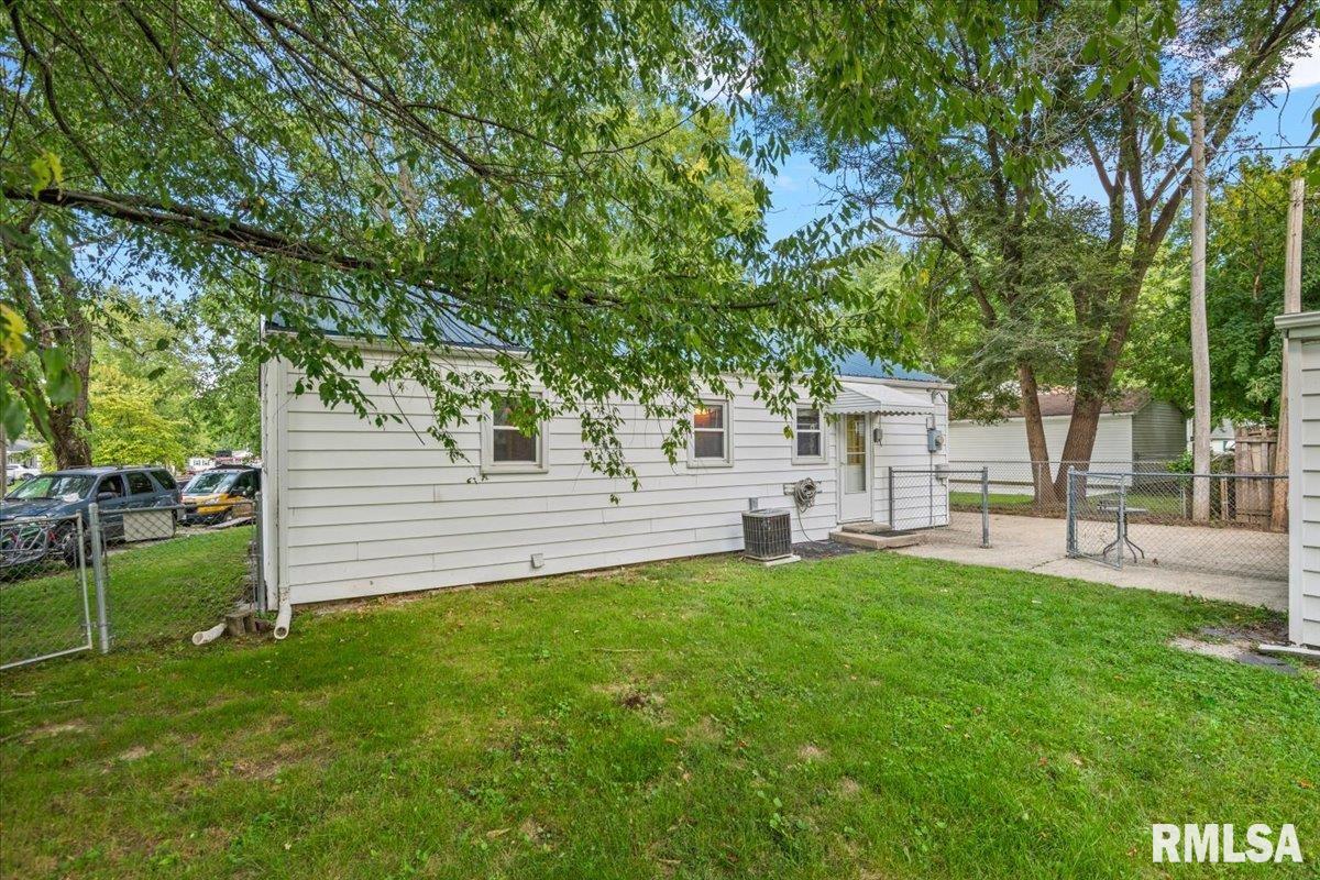 28 Windsor Road Springfield, IL 62702 - Photo 25 of 30 Gallery Image 25